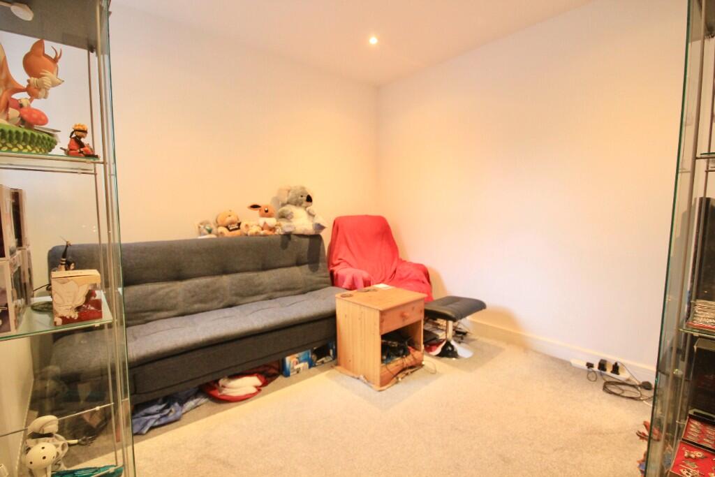 Apartment in Poole, Upper Parkstone - View 3