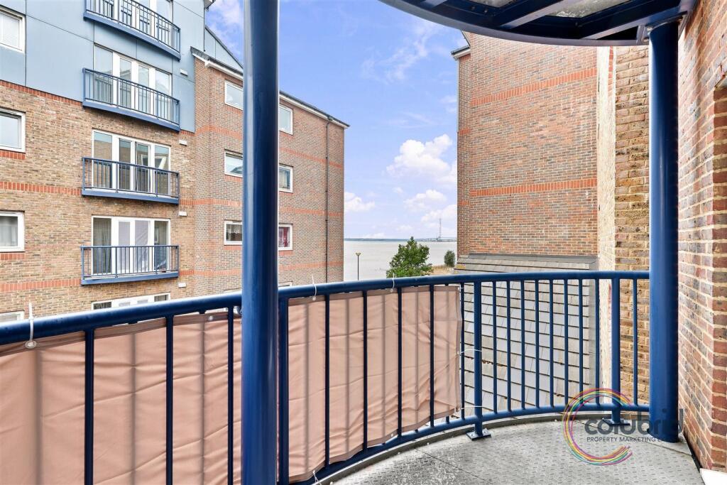 Apartment in Romford - View 5