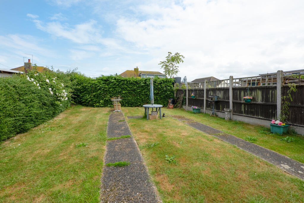 Russell Drive, Swalecliffe photo 2