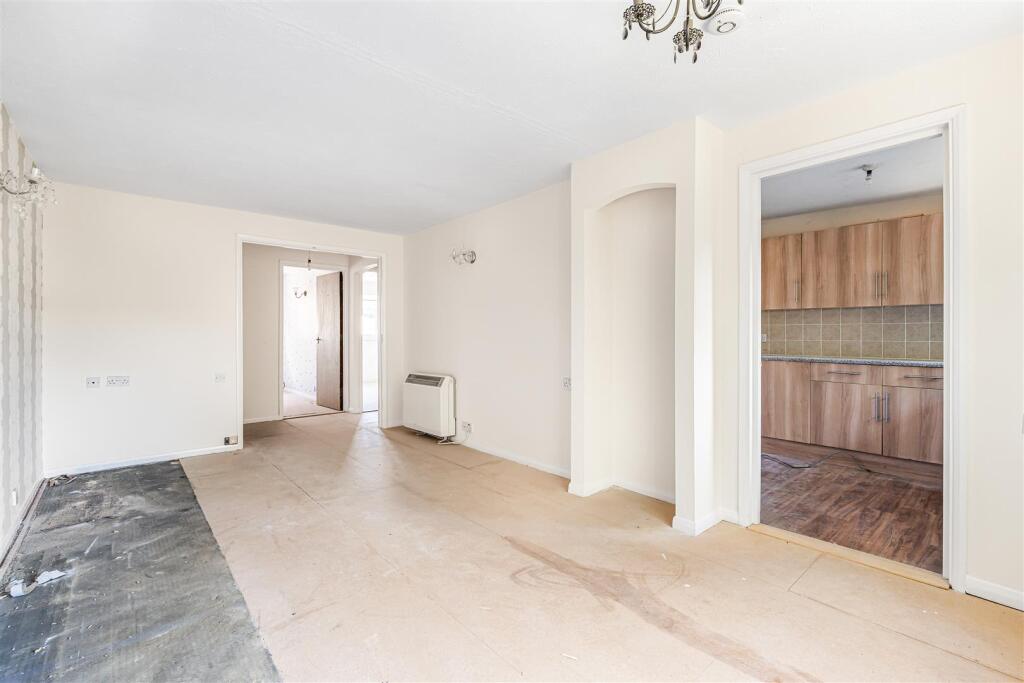 Riverside Court, North Chingford photo 4