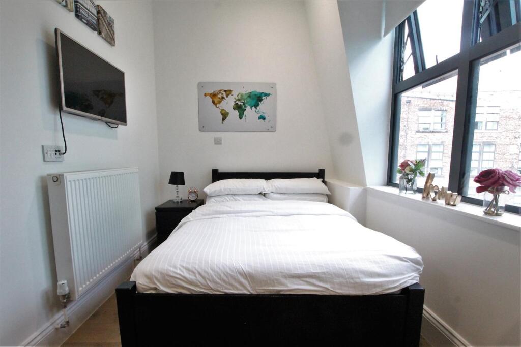 Apartment in Newcastle upon Tyne - View 4