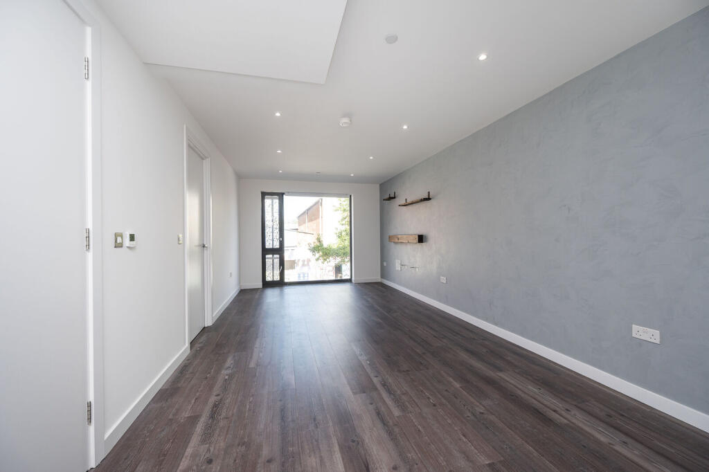 Apartment in London - More