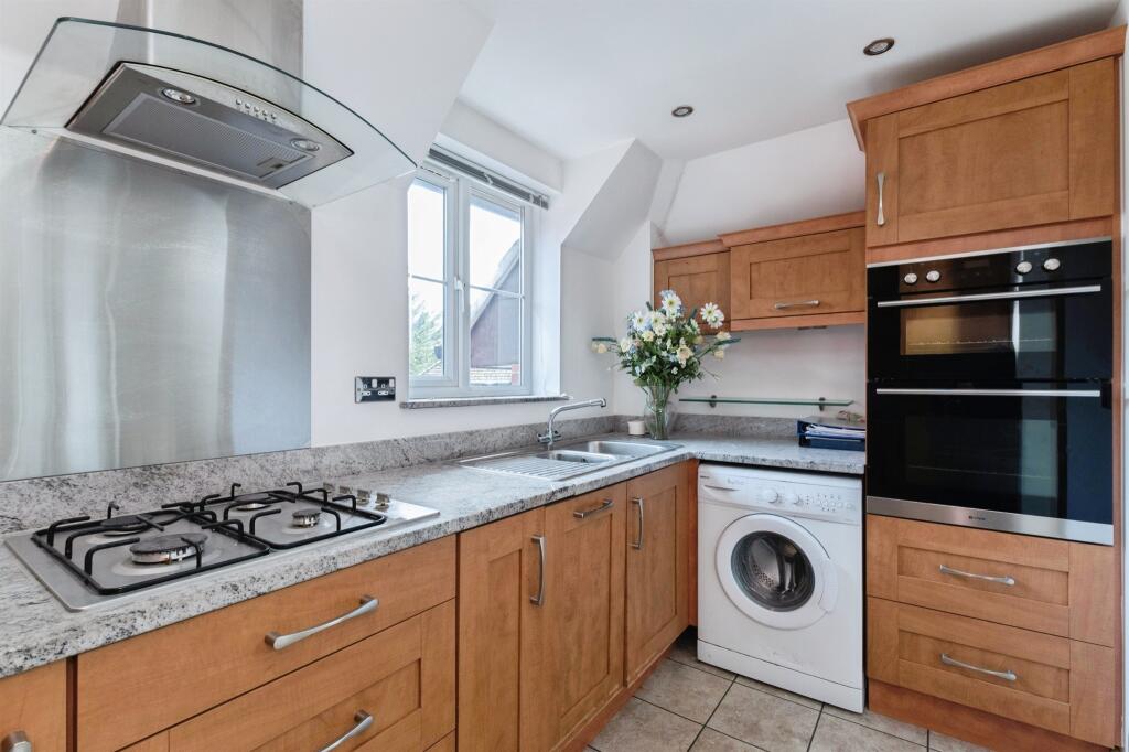 Apartment in Bournemouth, West Moors - More
