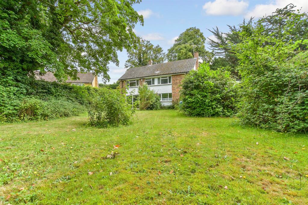 4-bed detached on Hadlow Park, Hadlow, Tonbridge, Kent, £850,000