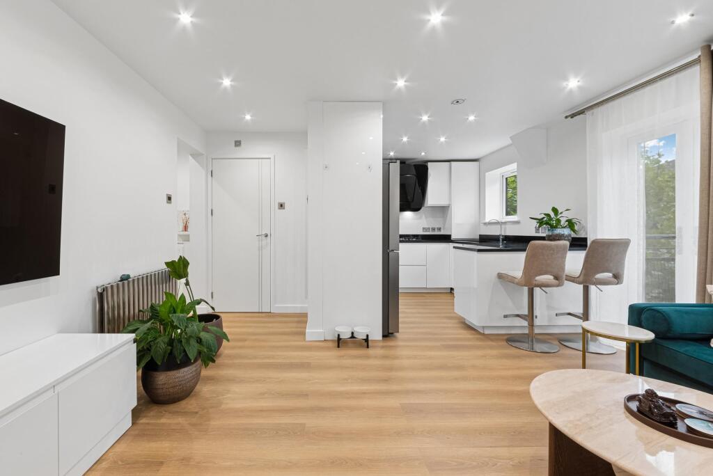 Apartment in London - View 5