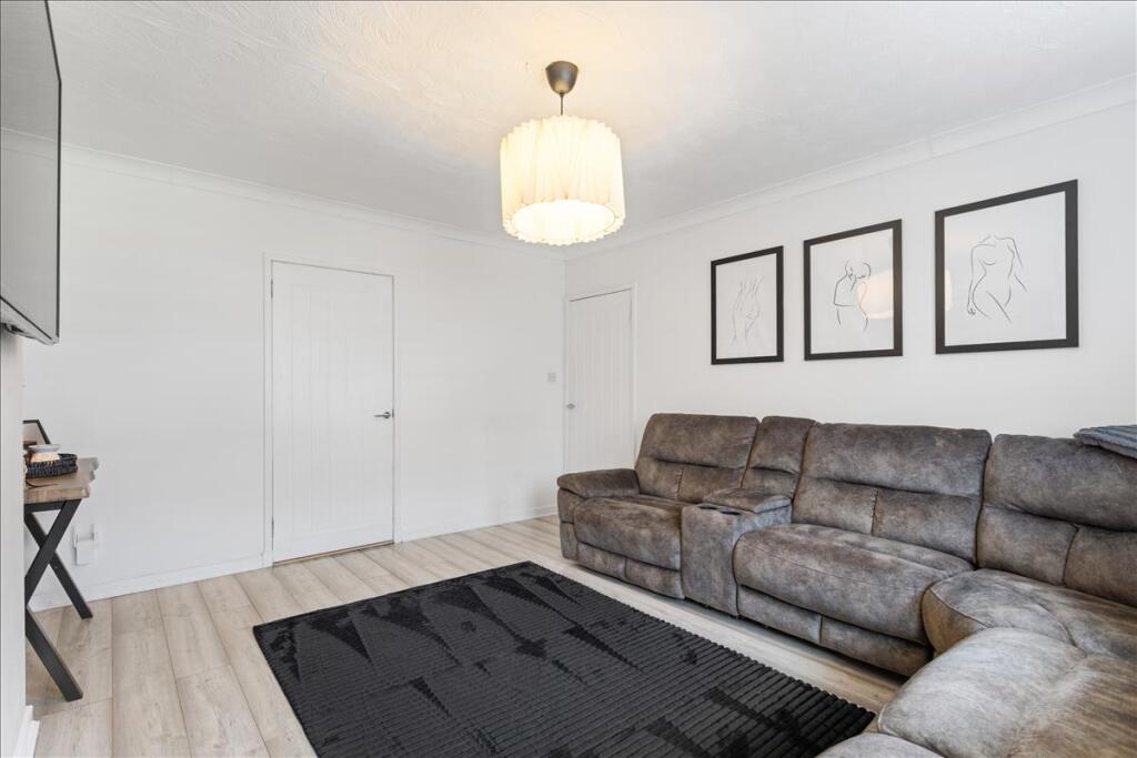 154 Eastfield Drive, Penicuik, EH26 photo 4
