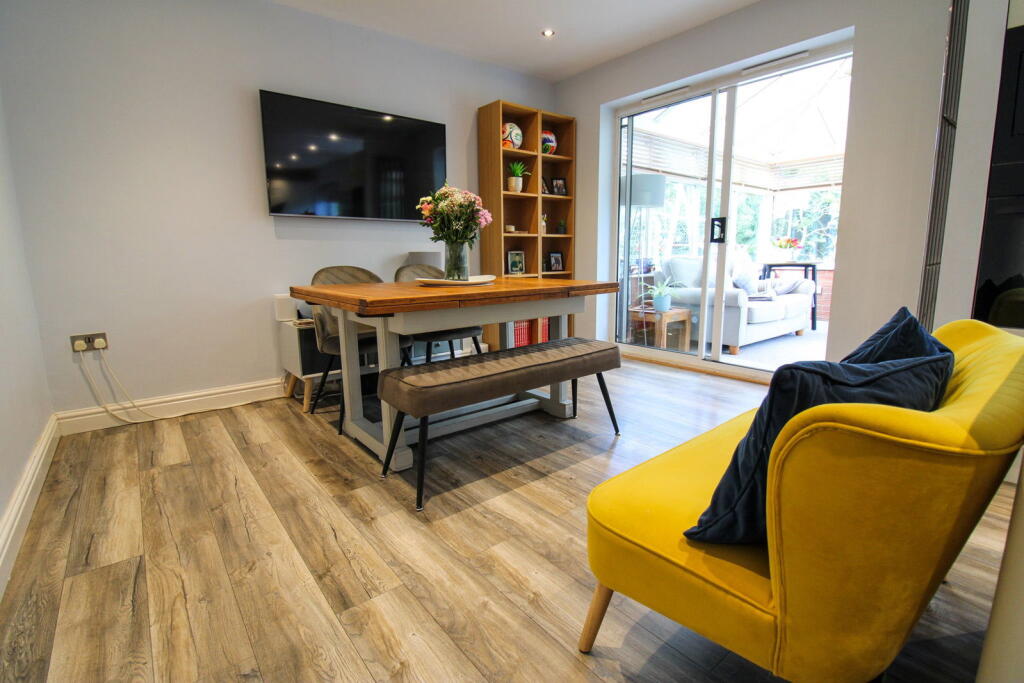 House in Lincoln - View 4