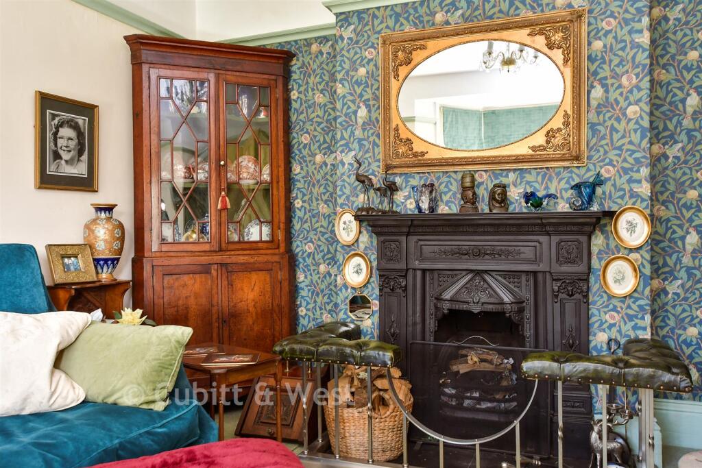 House in Brighton - More