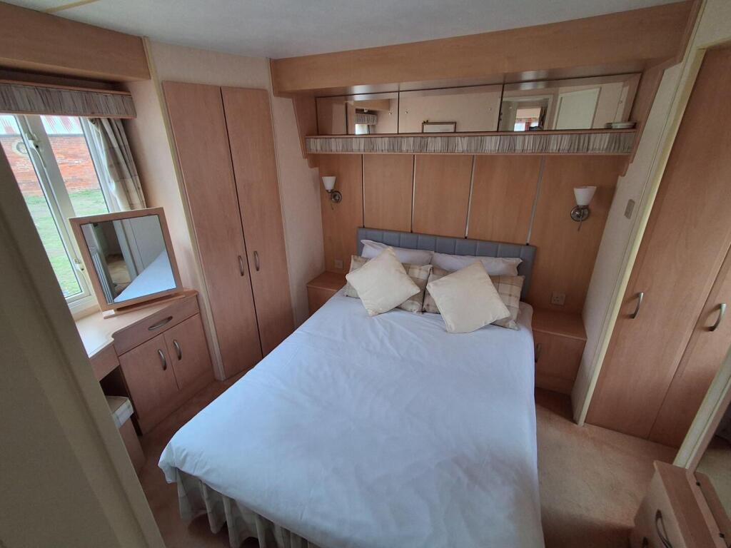 Coopers Beach Holiday Park, Church Lane East Mersea, Colchester, Essex, CO5 8TN photo 4