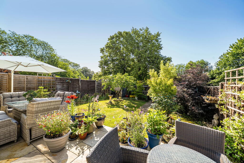 House in Basingstoke and Deane, Basingstoke - View 2