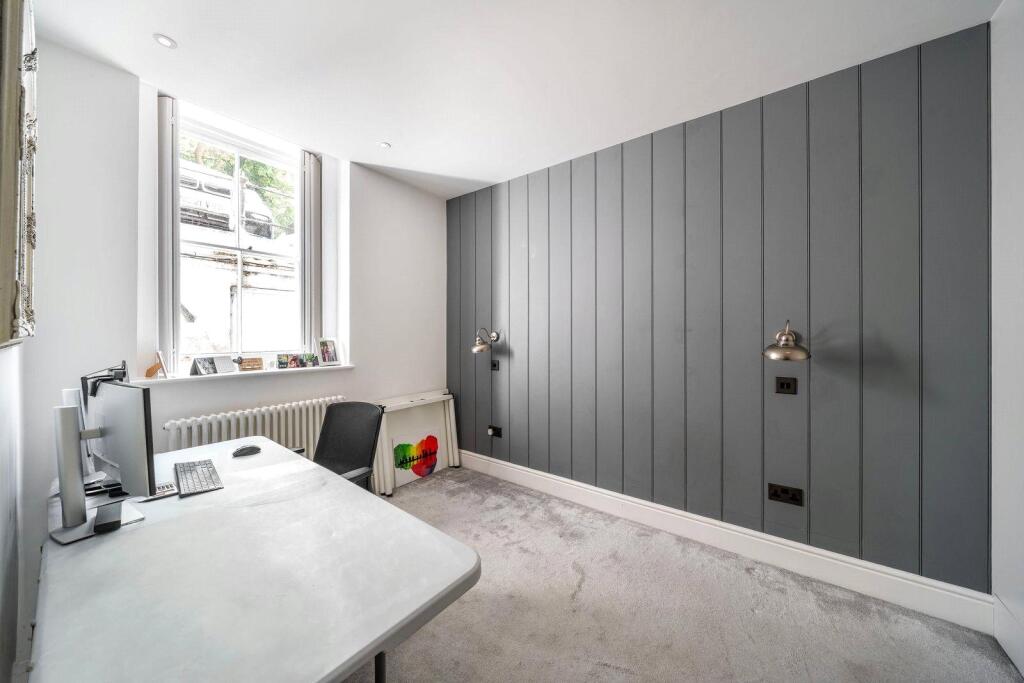 Apartment in London - More