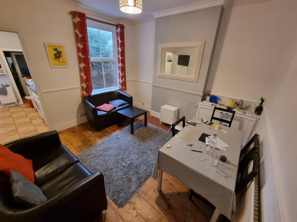 House in Warwick, Royal Leamington Spa - View 3