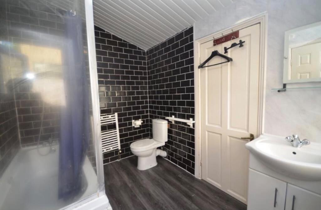House in London - View 5