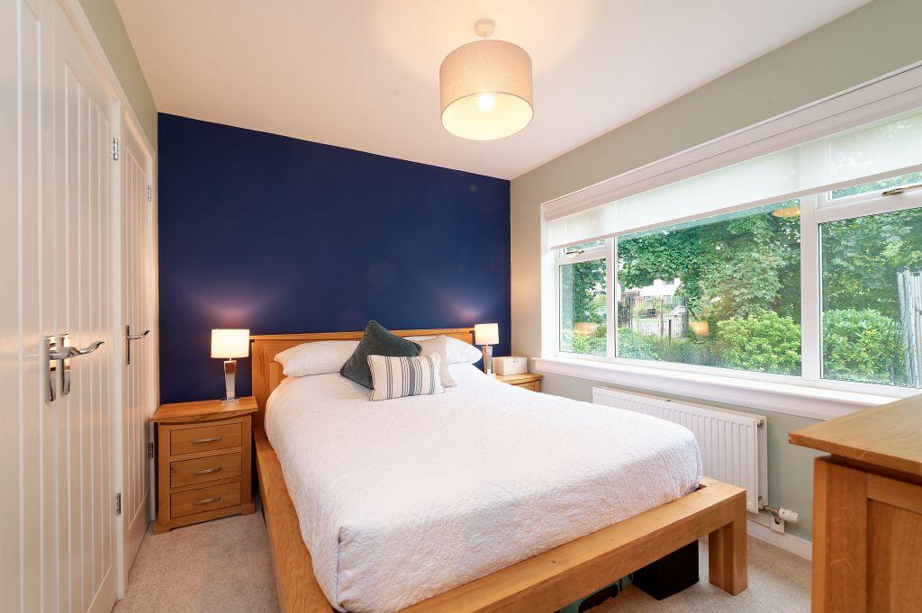 Apartment in Paisley - More