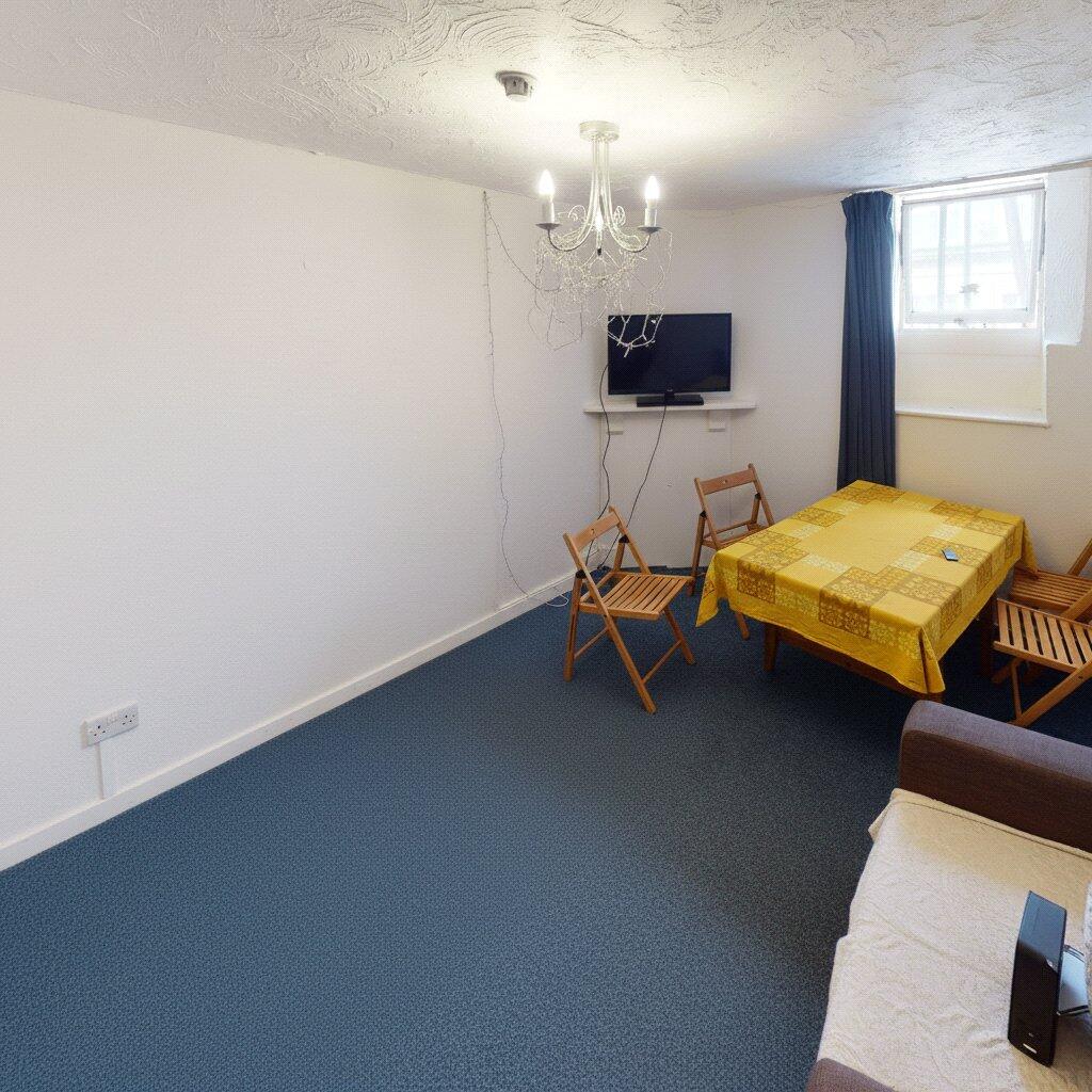 5 bedroom apartment for rent