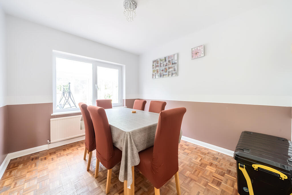 House in Maidenhead, Bray Wick - More
