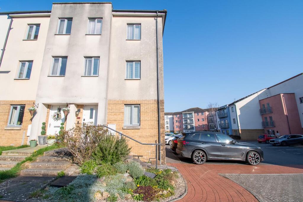 Main image of property: Rhodfa'r Gwagenni, Barry