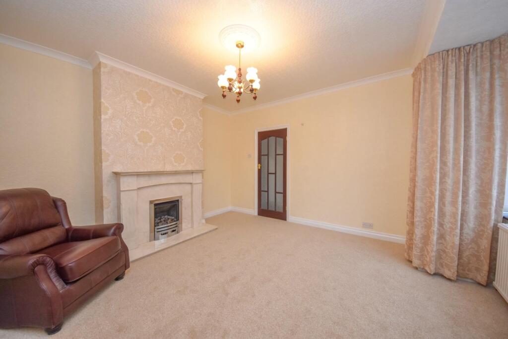 Denton Grove, Kitt Green Wigan, WN5 0HU photo 4