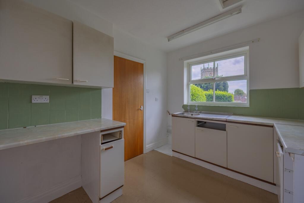 25 Church Road, Trull, Taunton photo 4