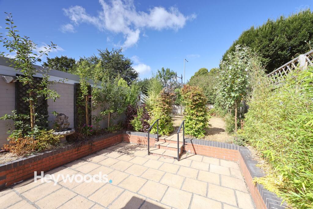 House in Stoke-on-Trent - View 4
