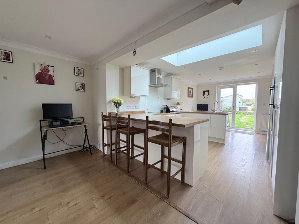 House in Chichester, Westerton, Westhampnett - More