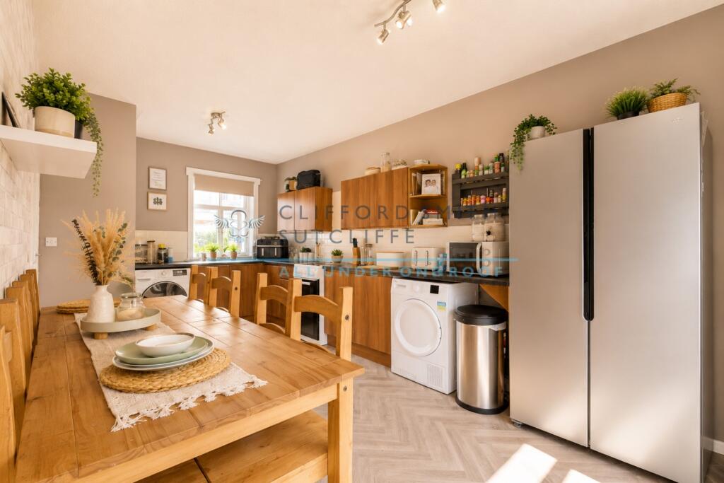 House in Burnley, Rose Grove - View 3
