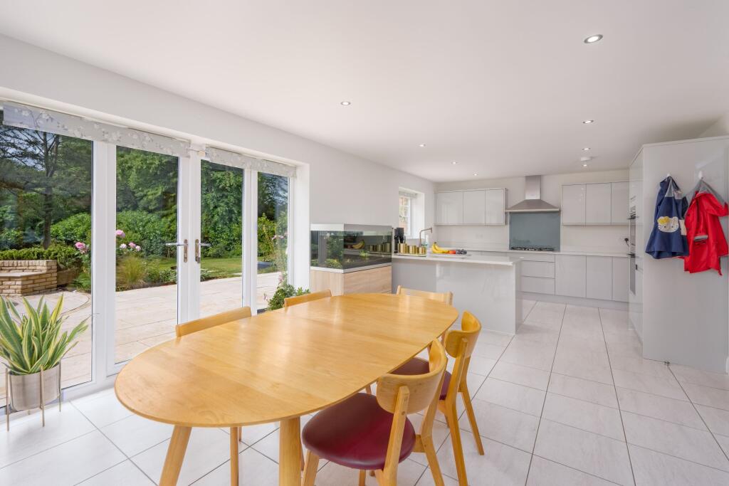 House in Wokingham - View 5