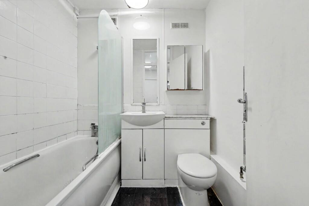 Apartment in London - More