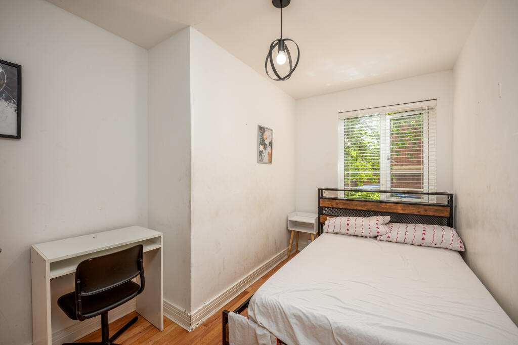 Apartment in Birmingham, West Midlands - View 5