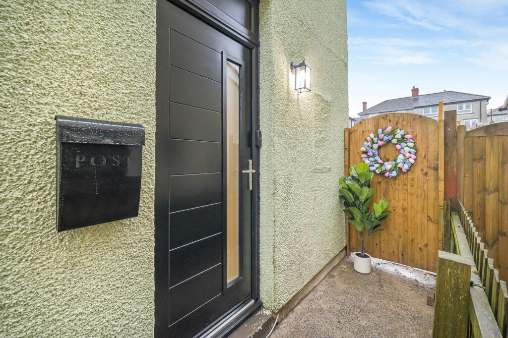 House in Hengoed, Gelligaer - View 2