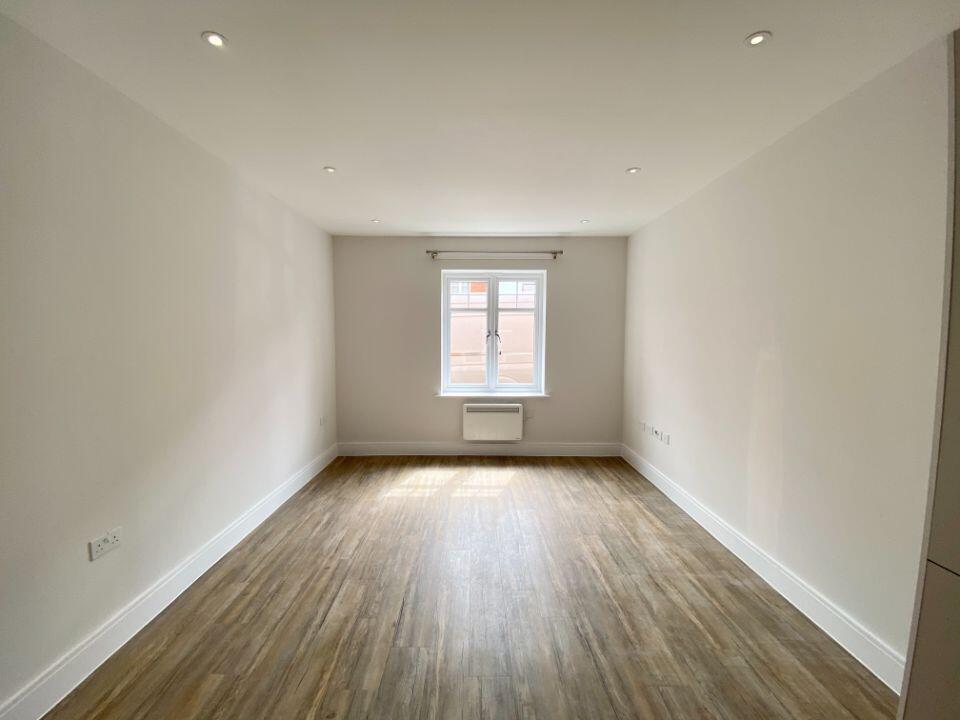 Apartment in Hart, Edenbrook Village, Fleet - View 2