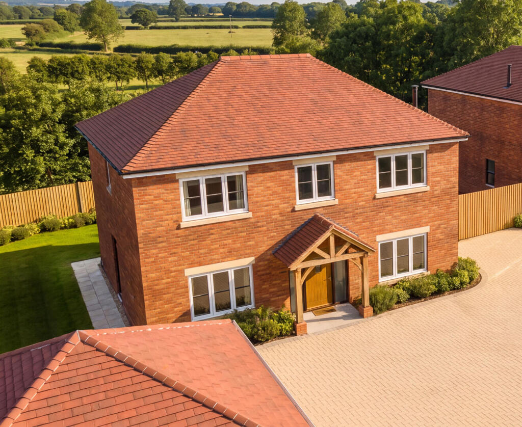 3-bed house on Holly Hill Lane, Sarisbury Green, Southampton, £750,000