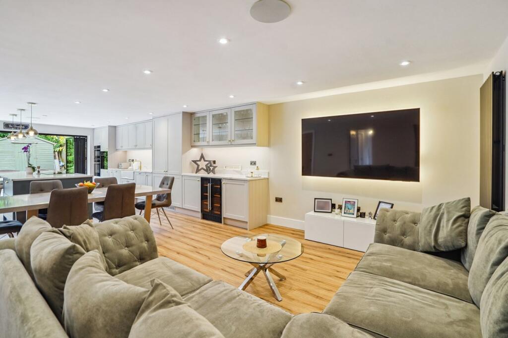 Lakeside, Warfield, Bracknell, RG42 - View 2
