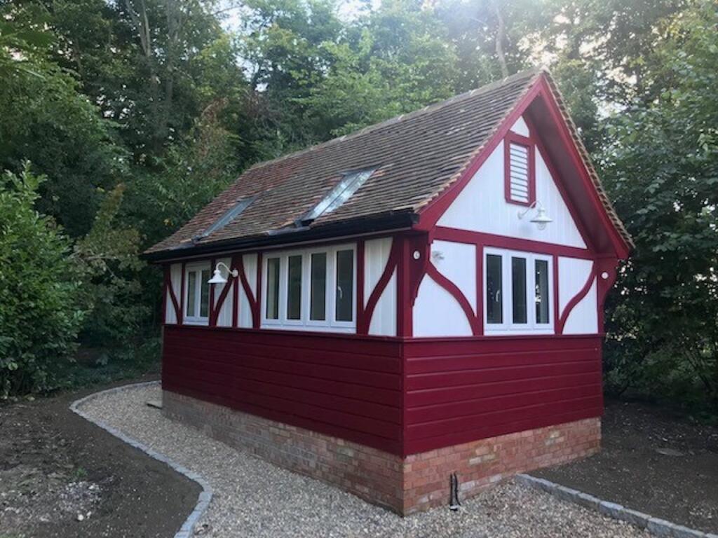 Main image of property: Shady Nook, Boswells Farm, London Road, Aylesbury, HP22 6PJ