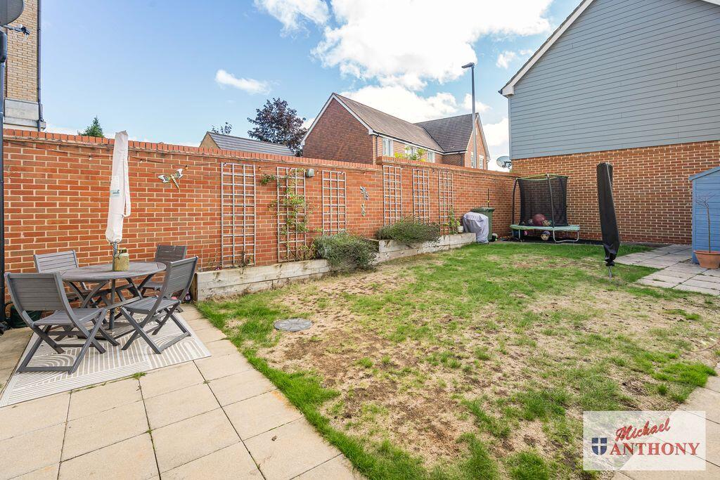 House in Milton Keynes, Great Linford - View 4
