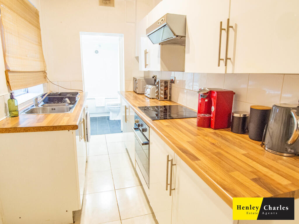 House in Birmingham, West Midlands - More