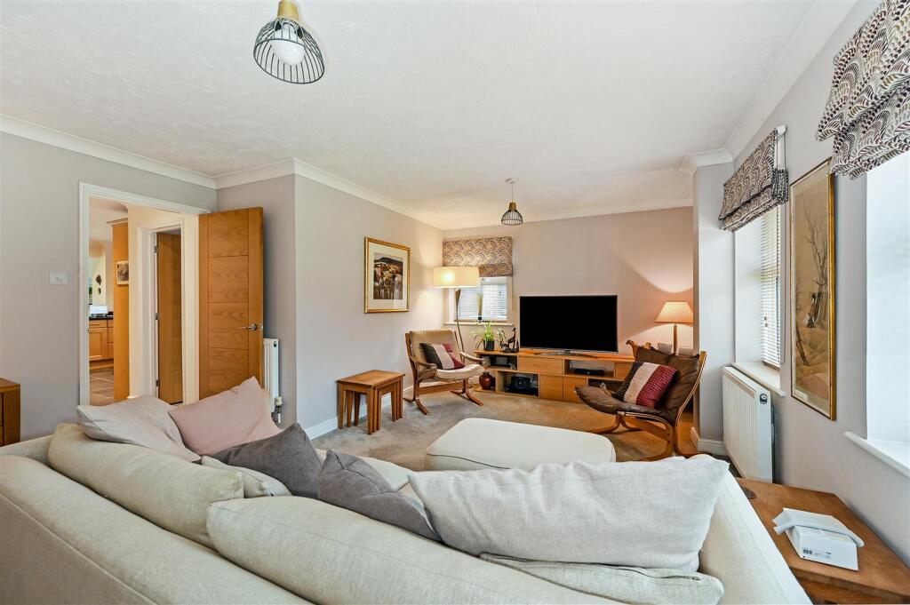 Chilworth Gardens, Clanfield - View 4