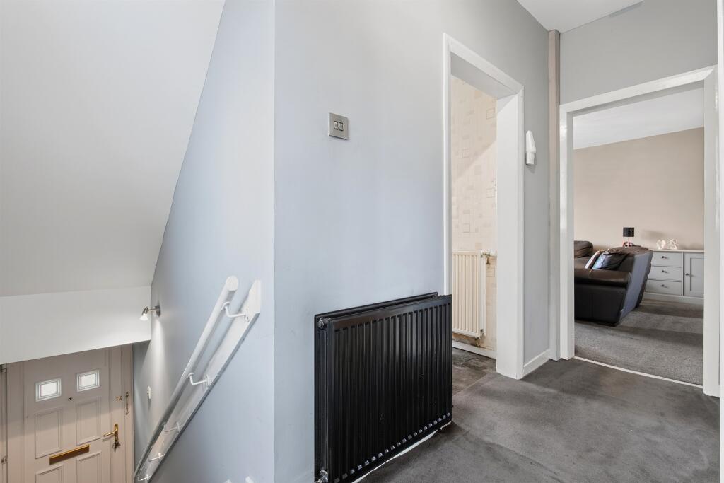 Apartment in Glasgow, Low Balornock, Germiston - View 2
