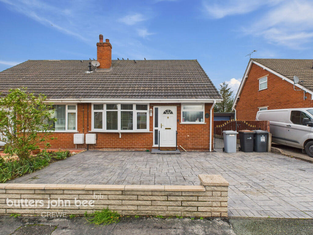 2-bed semi-detached on Bradeley Road, Crewe, £240,000