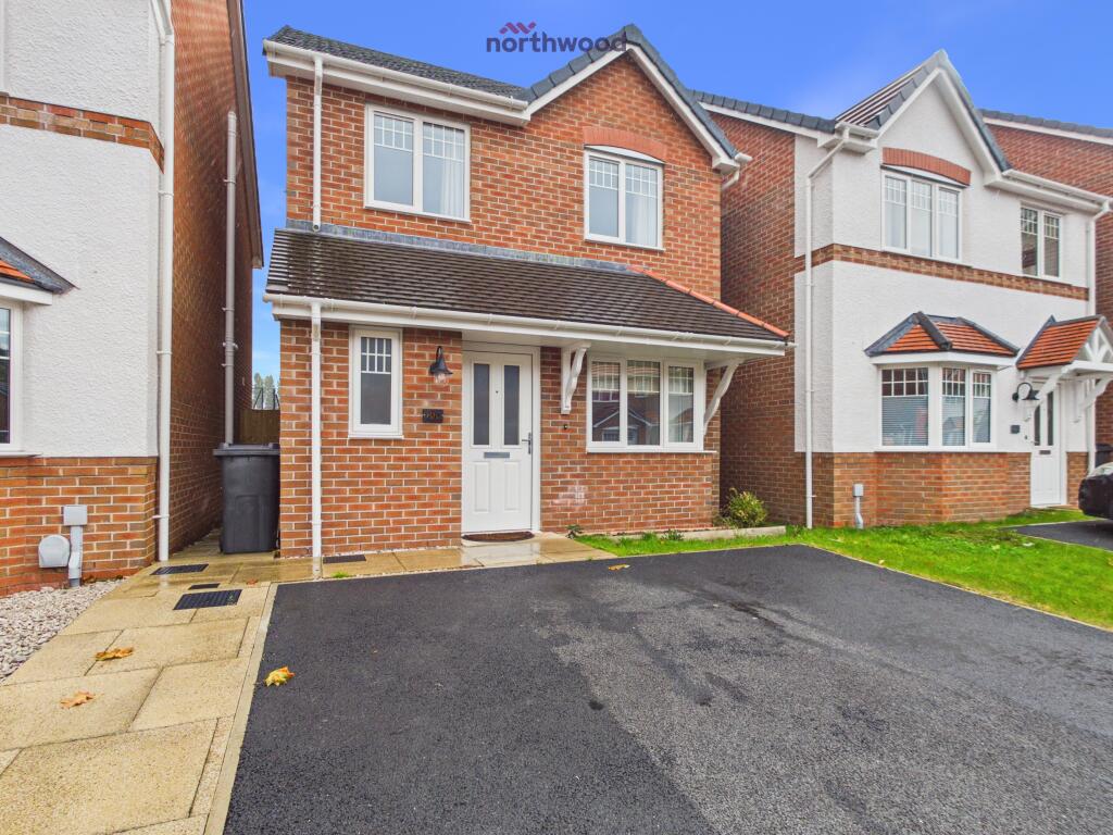 3-bed detached on Maes Glyndwr, Wrexham, LL11, £300,000