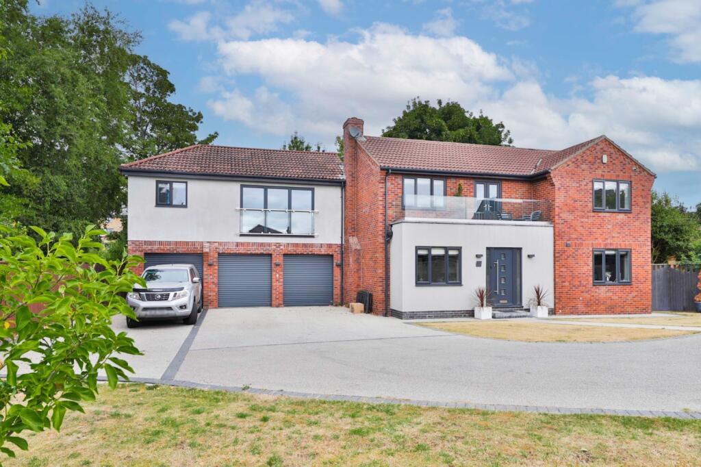 Main image of property: The Coachings, Cliff Road, Hessle, HU13 0HD
