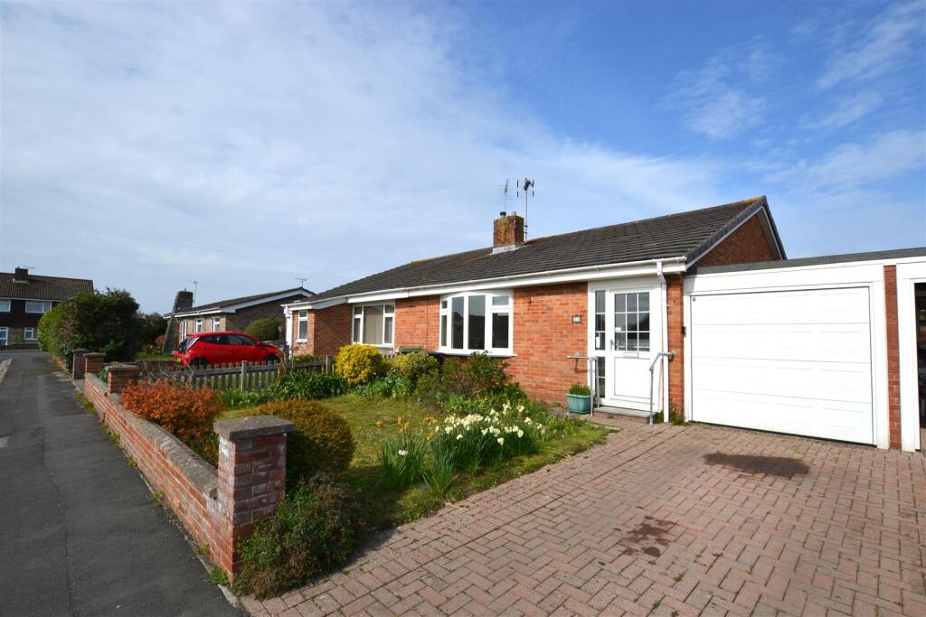 Main image of property: Mizzymead Rise, Nailsea