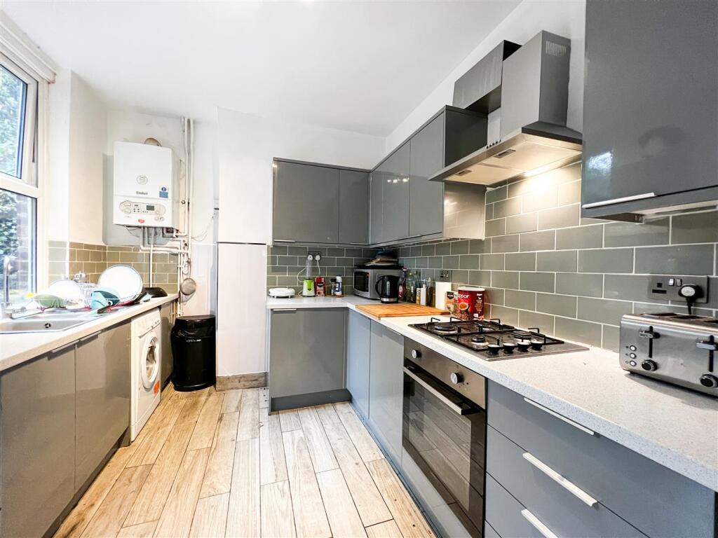 House in Sheffield, Crookesmoor, Broomhill - View 3