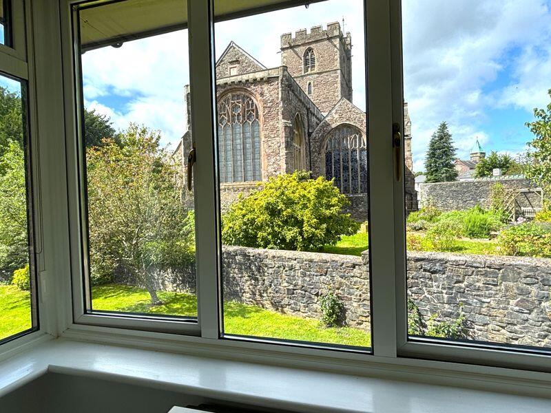 Priory Gardens, Abergavenny photo 2