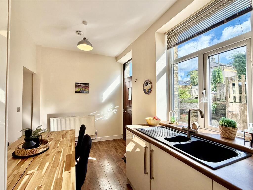 House in Kirklees, Meltham - View 4