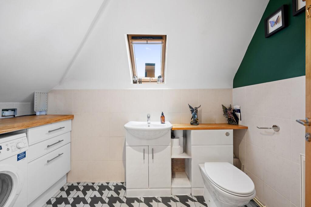 Apartment in Bromley - More