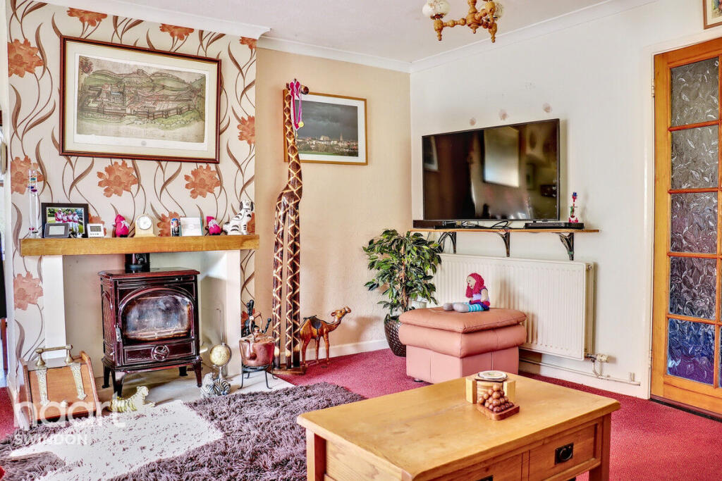 4 bed detached - Common Road, Malmesbury image 5