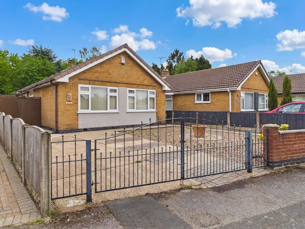 Main image of property: Leslie Grove, Calverton, Nottingham