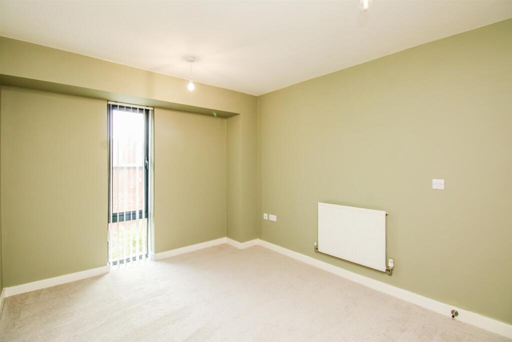 Apartment in Wakefield - View 5