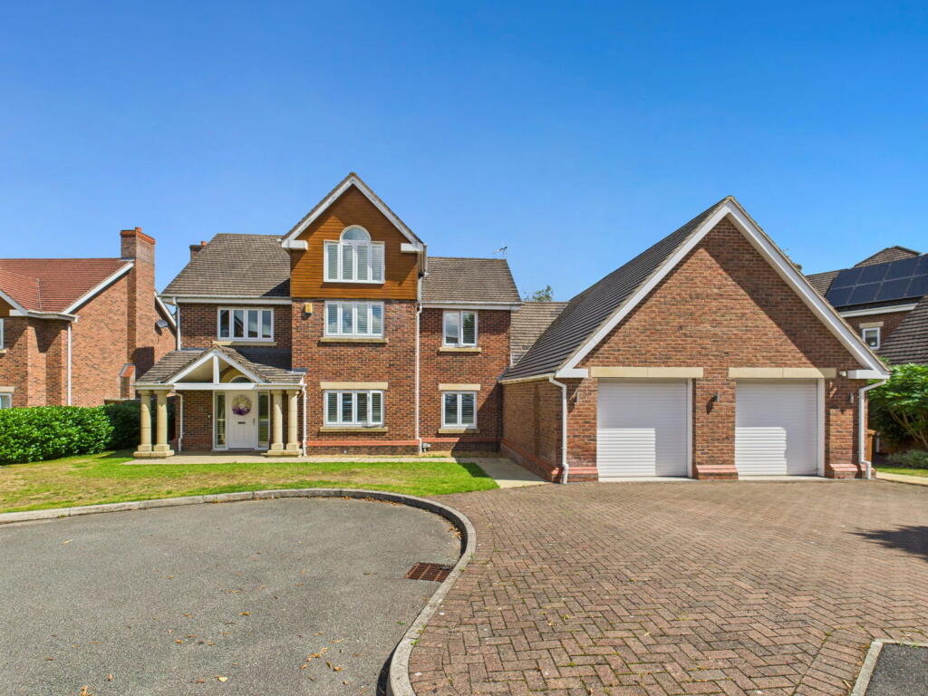 5-bed detached on Hampstead Drive, Weston, Crewe, CW2 5GT, £800,000